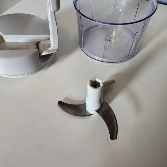 EUC Pampered Chef Manual Food Processor - Picture 7 of 8